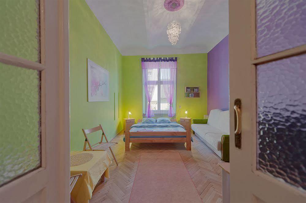 Hostel 70S Krakow Luaran gambar