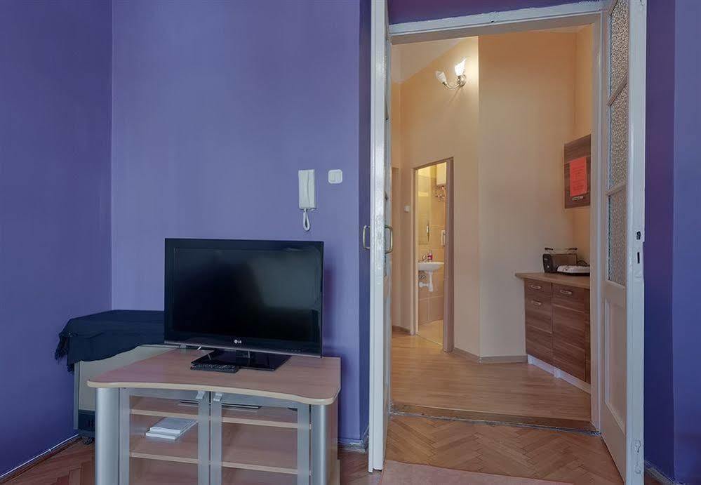 Hostel 70S Krakow Luaran gambar
